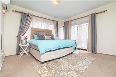 False - Townhouse For Sale in Fourways, Sandton, Gauteng - M125716