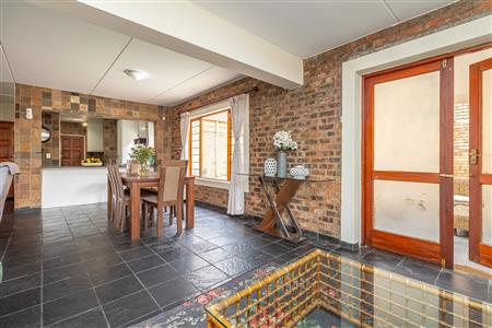 False - Townhouse For Sale in Fourways, Sandton, Gauteng - M125716
