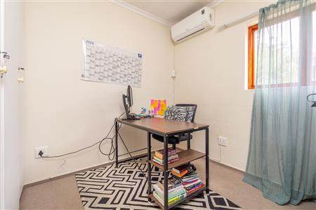 False - Townhouse For Sale in Fourways, Sandton, Gauteng - M125716
