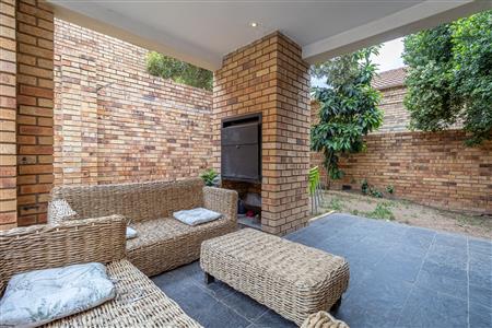 False - Townhouse For Sale in Fourways, Sandton, Gauteng - M125716
