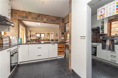 False - Townhouse For Sale in Fourways, Sandton, Gauteng - M125716