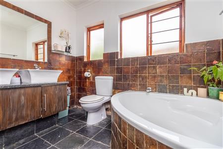 False - Townhouse For Sale in Fourways, Sandton, Gauteng - M125716