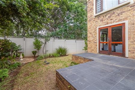 False - Townhouse For Sale in Fourways, Sandton, Gauteng - M125716