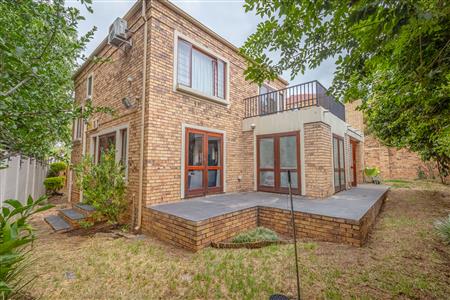 False - Townhouse For Sale in Fourways, Sandton, Gauteng - M125716