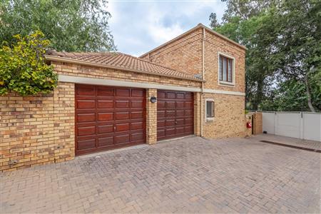 False - Townhouse For Sale in Fourways, Sandton, Gauteng - M125716
