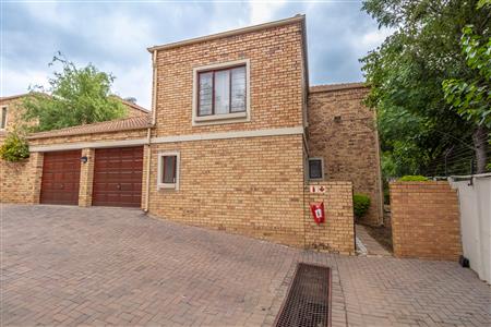 False - Townhouse For Sale in Fourways, Sandton, Gauteng - M125716