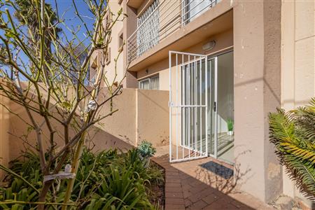 False - Apartment For Sale in Sandown, Sandton, Gauteng - M117916