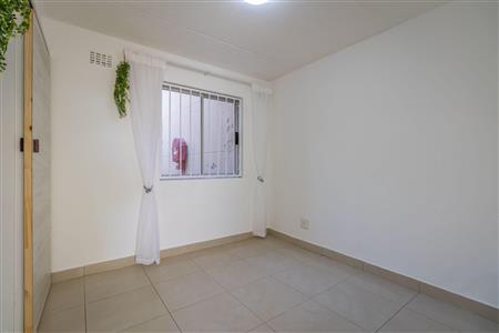 False - Apartment For Sale in Sandown, Sandton, Gauteng - M117916