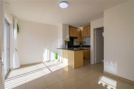 False - Apartment For Sale in Sandown, Sandton, Gauteng - M117916