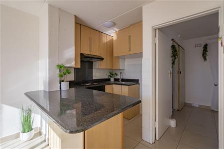 False - Apartment For Sale in Sandown, Sandton, Gauteng - M117916