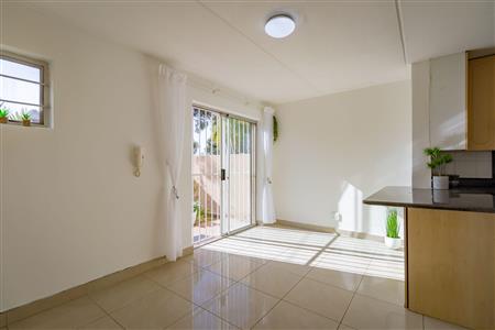 False - Apartment For Sale in Sandown, Sandton, Gauteng - M117916