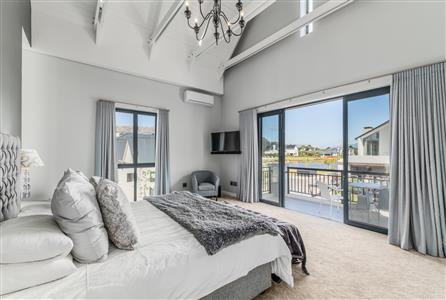 False - House For Sale in Val de Vie Estate, Paarl, Western Cape - M122608