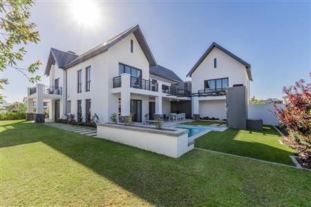 False - House For Sale in Val de Vie Estate, Paarl, Western Cape - M122608