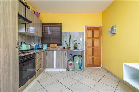 False - Apartment For Sale in Witpoortjie, Roodepoort, Gauteng - M125743