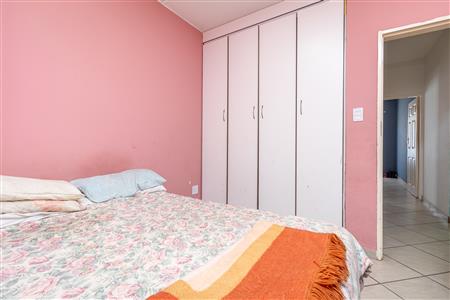 False - Apartment For Sale in Witpoortjie, Roodepoort, Gauteng - M125743