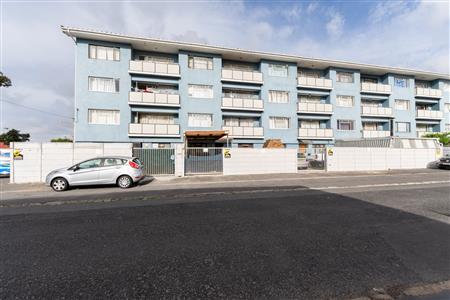 False - Apartment For Sale in Maitland, Cape Town, Western Cape - M125737
