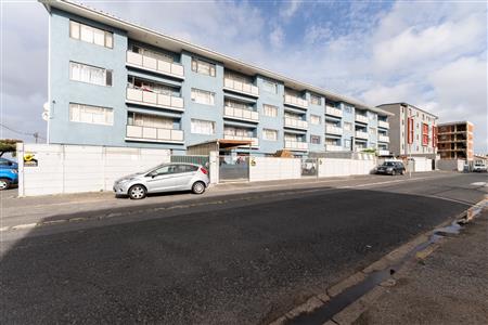 False - Apartment For Sale in Maitland, Cape Town, Western Cape - M125737