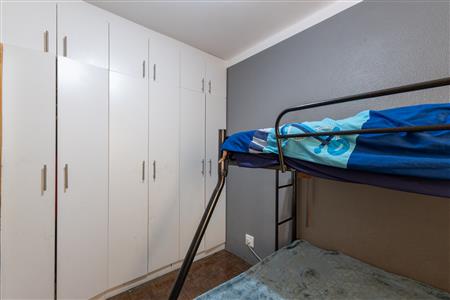 False - Apartment For Sale in Maitland, Cape Town, Western Cape - M125737