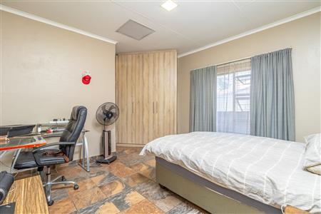 False - House sold in Rooihuiskraal, Centurion - M125751