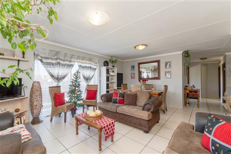 False - House Unavailable in Seemeeu Park, Mossel Bay, Western Cape - M125766