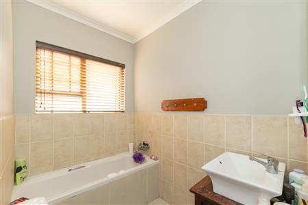 False - House Unavailable in Seemeeu Park, Mossel Bay, Western Cape - M125766
