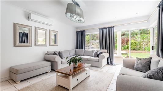 False - House Unavailable in Hermanus Heights, Hermanus, Western Cape - M125768