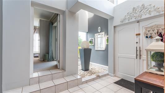 False - House Unavailable in Hermanus Heights, Hermanus, Western Cape - M125768
