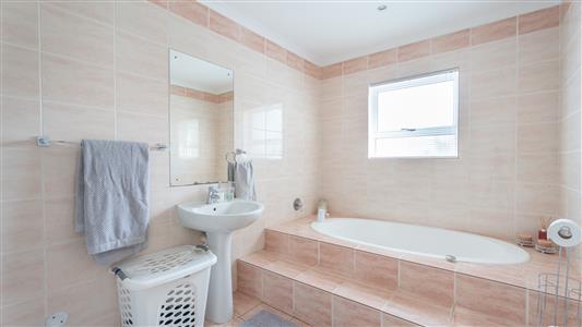 False - House Unavailable in Hermanus Heights, Hermanus, Western Cape - M125768