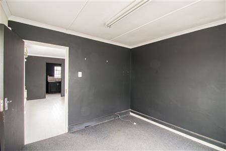 False - Retail For Sale in Vincent, East London, Eastern Cape - M125781