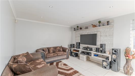 False - Townhouse For Sale in Country Club, Langebaan, Western Cape - M125792