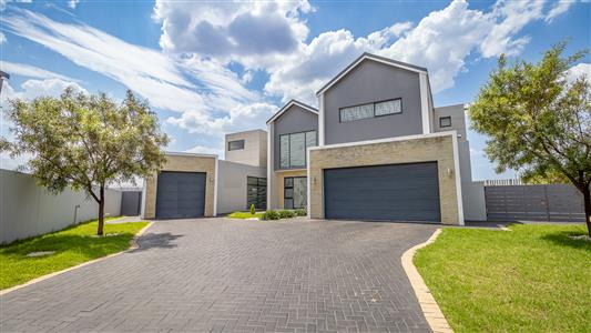 False - House withdrawn in Midstream Estate, Centurion - M125821