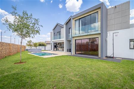 False - House withdrawn in Midstream Estate, Centurion - M125821