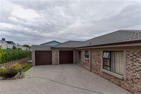 False - House For Sale in Reebok, Groot Brakrivier, Western Cape - M125838