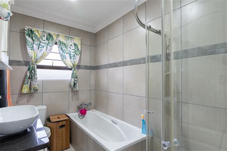 False - House For Sale in Reebok, Groot Brakrivier, Western Cape - M125838