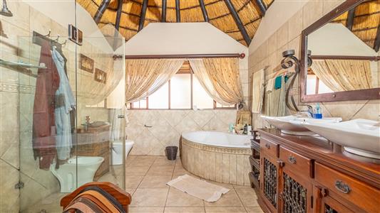 False - House For Sale in Cashan, Rustenburg, North West - M125851