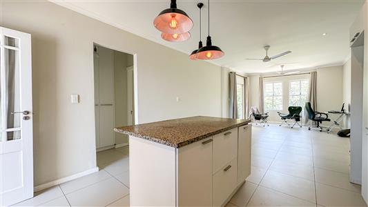 False - Apartment For Sale in Ballito Central, Ballito, KwaZulu Natal - M125865