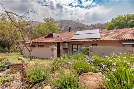 False - House For Sale in Heidelberg Central, Heidelberg, Gauteng - M125875