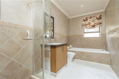 False - House For Sale in Heidelberg Central, Heidelberg, Gauteng - M125875