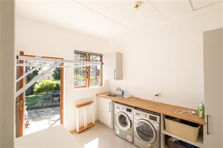 False - House For Sale in Napier, Western Cape - M123245