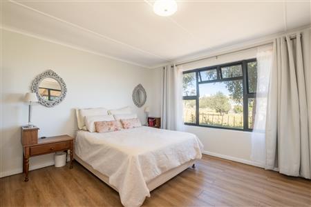 False - House For Sale in Napier, Western Cape - M123245