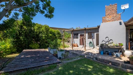 False - House For Sale in Napier, Western Cape - M123245