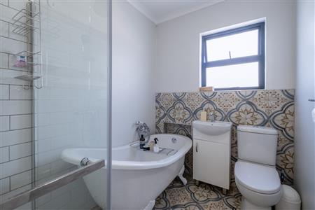 False - House For Sale in Napier, Western Cape - M123245