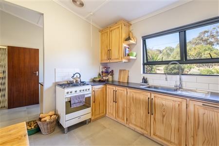 False - House For Sale in Napier, Western Cape - M123245
