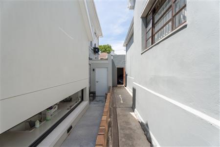 False - House For Sale in Sea Point, Cape Town, Western Cape - M125901