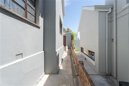 False - House For Sale in Sea Point, Cape Town, Western Cape - M125901