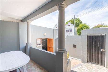 False - House For Sale in Sea Point, Cape Town, Western Cape - M125901