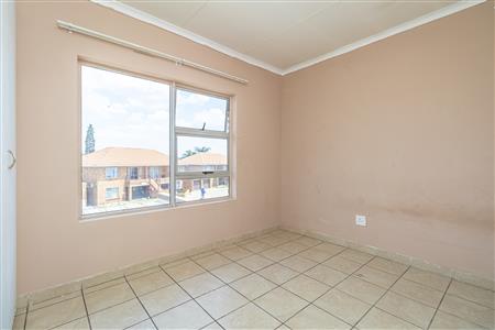 False - Townhouse For Sale in Birchleigh, Kempton Park, Gauteng - M125909