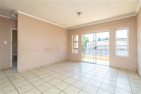 False - Townhouse For Sale in Birchleigh, Kempton Park, Gauteng - M125909