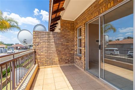 False - Townhouse For Sale in Birchleigh, Kempton Park, Gauteng - M125909