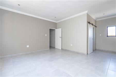 False - House For Sale in Jordaan Park, Heidelberg, Gauteng - M125925